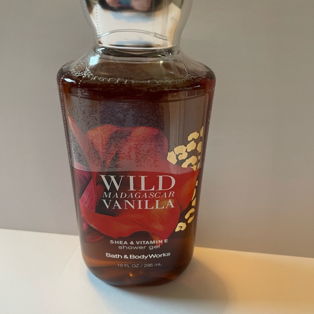 Bath & Body Works Wild Madagascar Vanilla Shower Gel